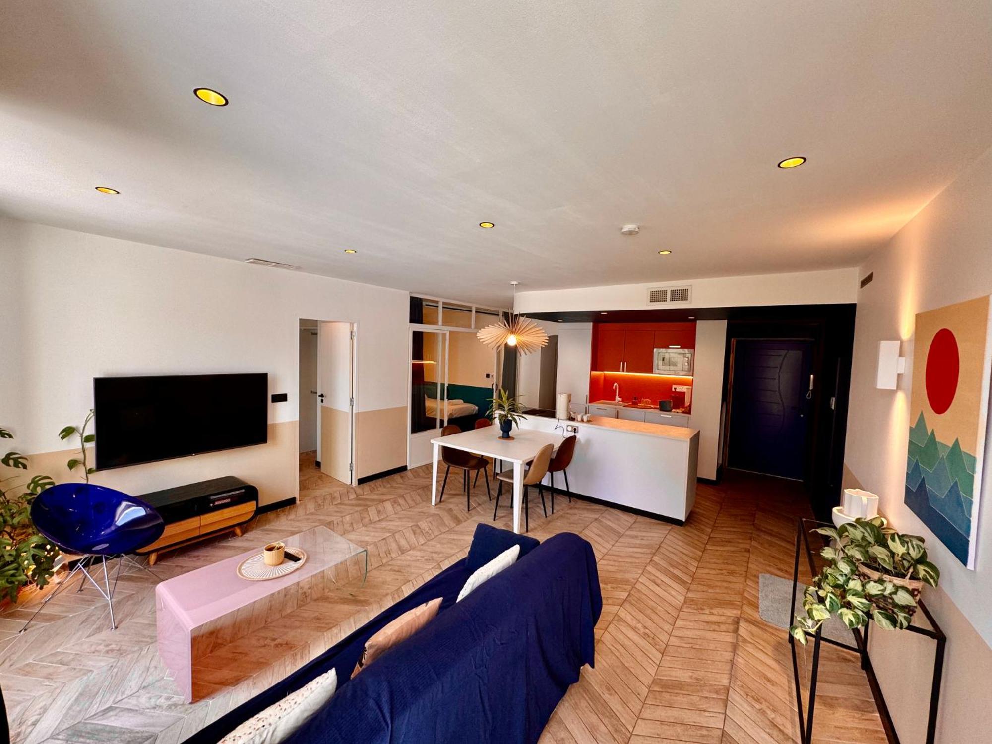 Roma Divine Home Cinema Et Jardin Nîmes Exteriör bild